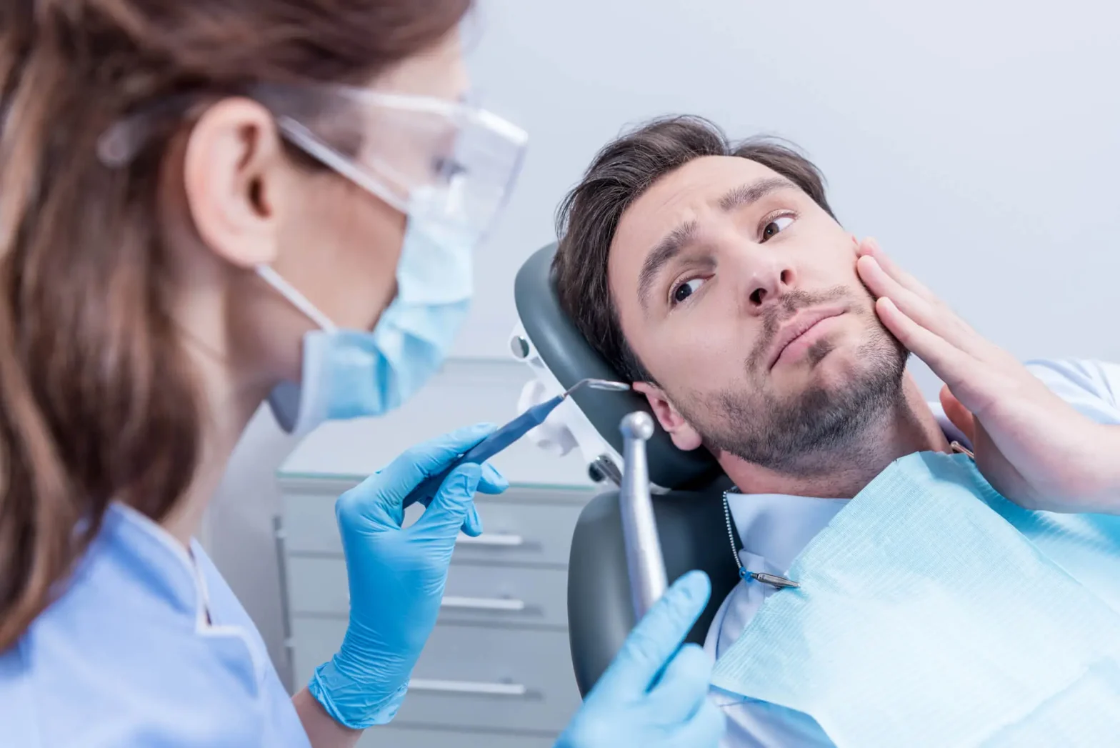 Emergency dentist office in Brighton Beach open Sunday for urgent tooth pain